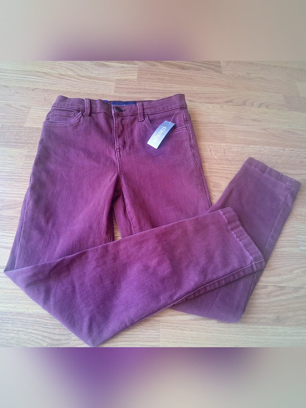 NWT Girls SUPER Stretch Jeans, Vintage EXPRESS, Bugandy Color. Sz 7